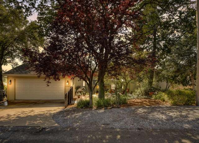 Property at 6165 Viewridge Dr, Auburn, CA 95602, 3 beds, 2 baths