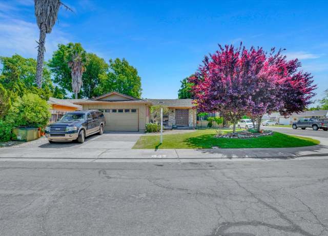 Property at 302 Sepulveda Dr, Stockton, CA 95210, 3 beds, 3 baths