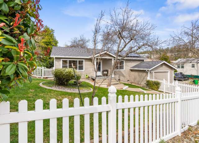 Property at 121 Harris St, Grass Valley, CA 95945, 2 beds, 1 bath