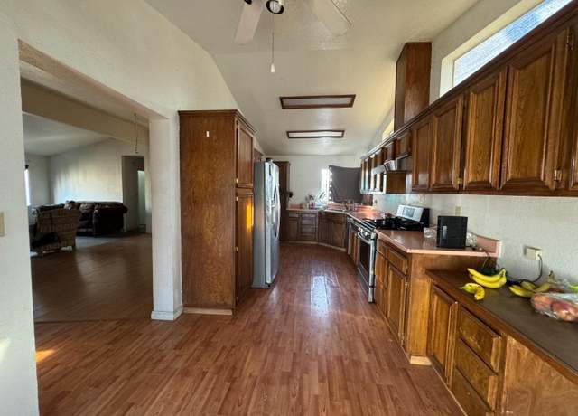Property at 805 Watson, Modesto, CA 95358, 3 beds, 2 baths