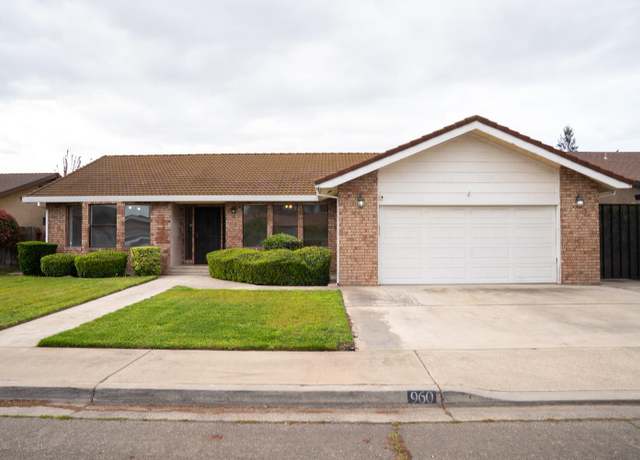 Property at 960 Penn Ave, Turlock, CA 95382, 3 beds, 2 baths