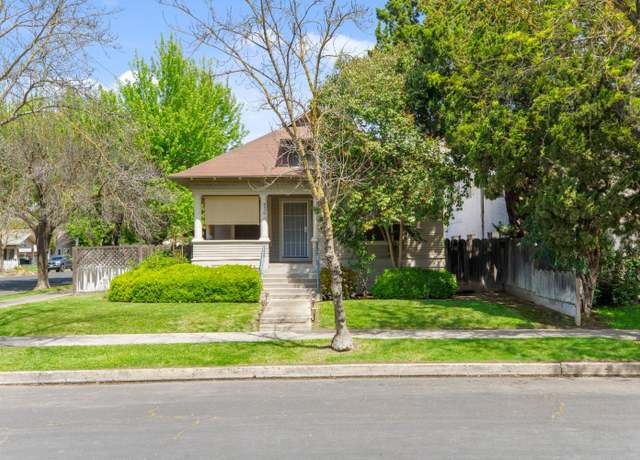 Property at 530 16th St, Modesto, CA 95354, 3 beds, 2 baths