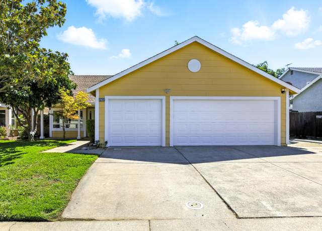 Property at 9295 Gem Crest Way, Elk Grove, CA 95624, 3 beds, 2 baths
