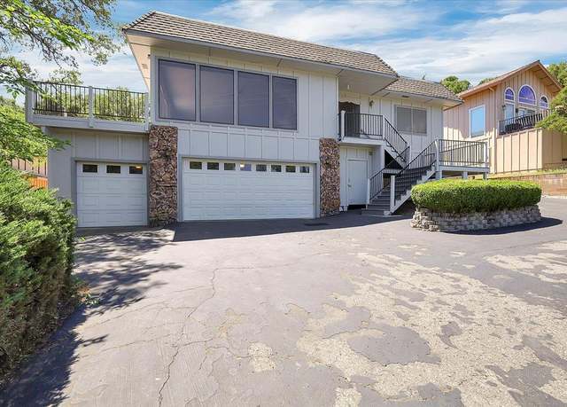 Property at 11211 N Lakeshore, Auburn, CA 95602, 3 beds, 2 baths