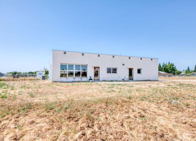 Property at 5189 E Copper Ave, Clovis, CA 93619, 1 bed, 1 bath