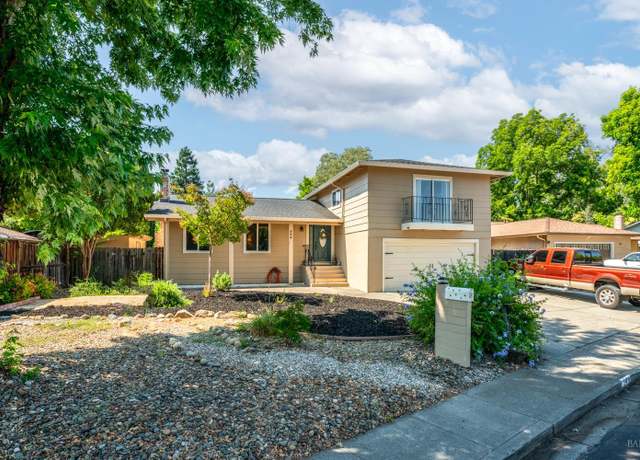Property at 348 Evergreen Dr, Vacaville, CA 95688, 4 beds, 2.5 baths