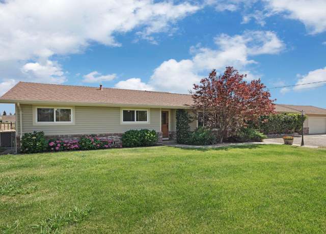Property at 9144 E Jahant Rd, Acampo, CA 95220, 4 beds, 3 baths