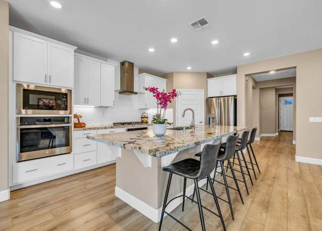 Property at 4622 Highland Lake Dr, Roseville, CA 95747, 3 beds, 3 baths