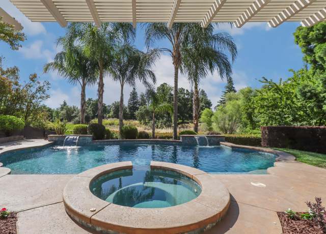 Property at 43 Hawk Crest Ct, Roseville, CA 95678, 5 beds, 3.5 baths
