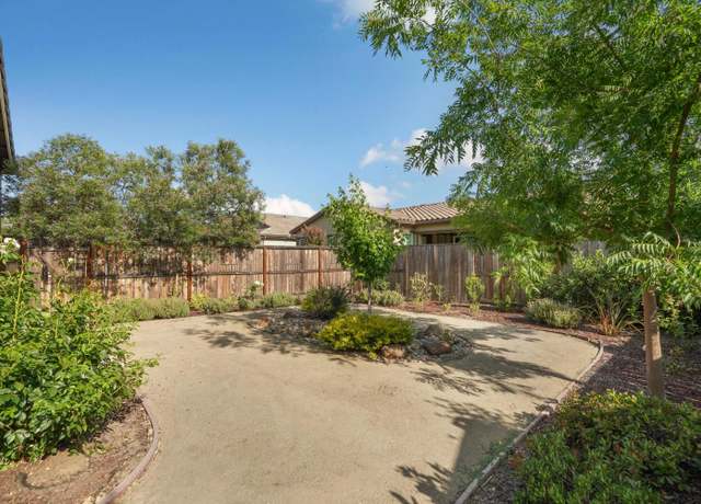 Property at 991 Harvest Xing, Lodi, CA 95242, 2 beds, 2.5 baths