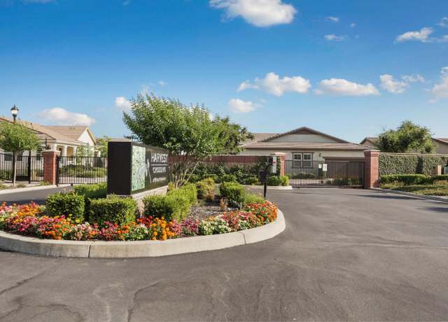 Property at 991 Harvest Xing, Lodi, CA 95242, 2 beds, 2.5 baths