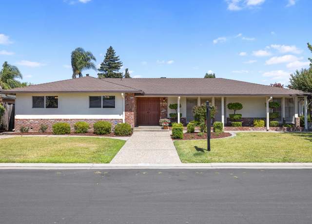 Property at 900 Meadowood Dr, Modesto, CA 95355, 4 beds, 2.5 baths