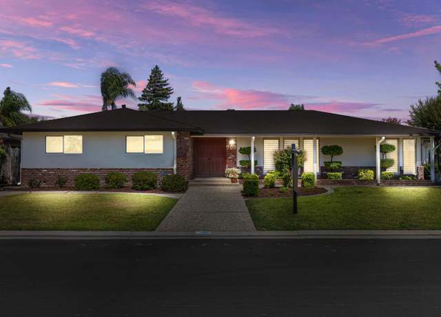 Property at 900 Meadowood Dr, Modesto, CA 95355, 4 beds, 2.5 baths