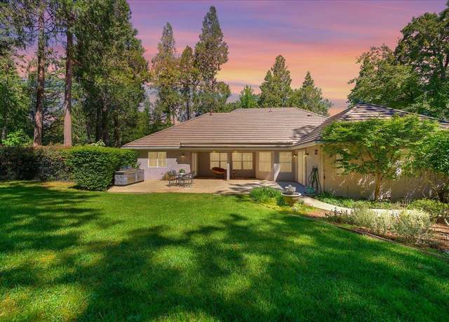 Property at 12986 Somerset Dr, Grass Valley, CA 95945, 4 beds, 2.5 baths