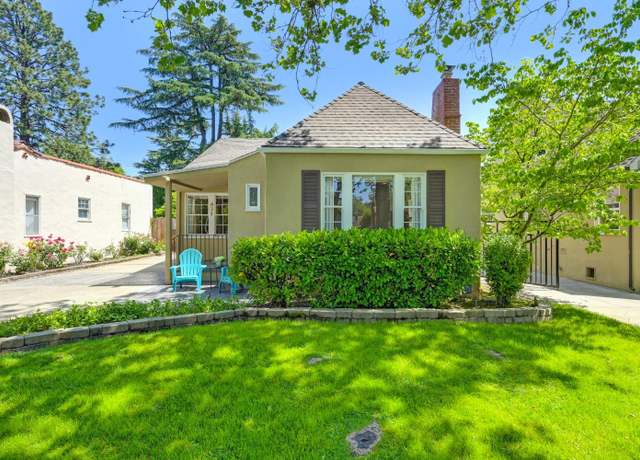 Property at 431 46th St, Sacramento, CA 95819, 2 beds, 2 baths