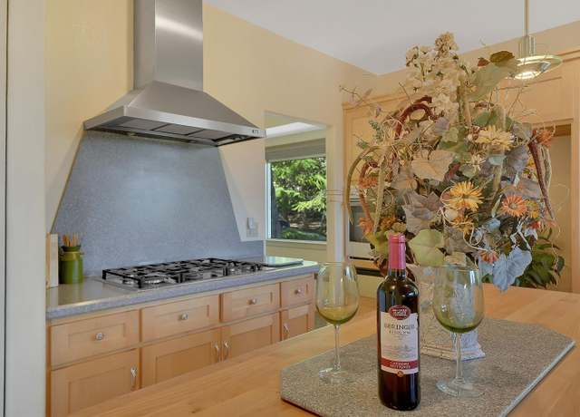 Property at 16724 Alpine Dr, Pioneer, CA 95666, 3 beds, 2.5 baths