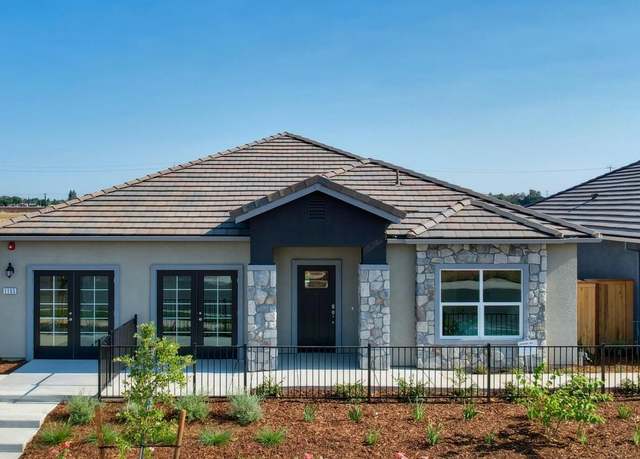 Property at 1129 Nicklaus Rd, Galt, CA 95632, 2 beds, 2.5 baths