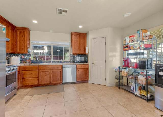 Property at 8510 Cavendish Way, Sacramento, CA 95828, 4 beds, 3 baths