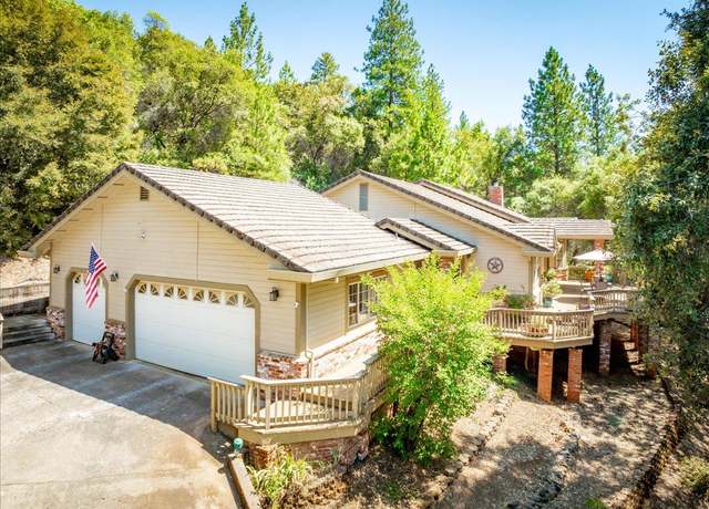 Property at 12446 Shadow Brook Ct, Auburn, CA 95602, 3 beds, 2.5 baths