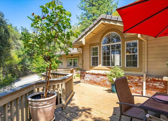 Property at 12446 Shadow Brook Ct, Auburn, CA 95602, 3 beds, 2.5 baths