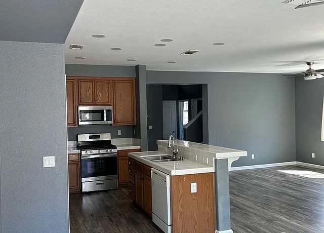 Property at 17409 Pheasant Downs Rd, Lathrop, CA 95330, 3 beds, 2.5 baths