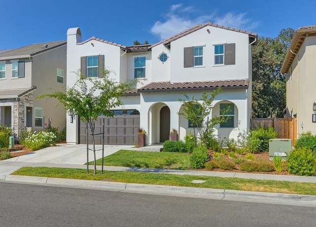 Property at 2327 5th Ave, Sacramento, CA 95818, 3 beds, 2.5 baths
