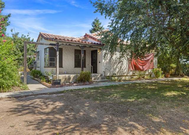 Property at 13119 6th St, Hickman, CA 95323, 3 beds, 1.5 baths