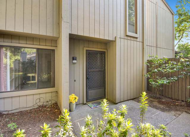 Property at 26 Adelphi Ct, Sacramento, CA 95825, 3 beds, 2.5 baths