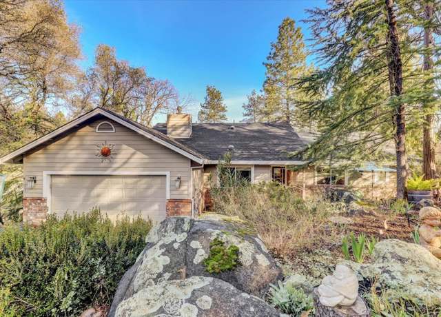 Property at 13213 Roadrunner Ct, Penn Valley, CA 95946, 3 beds, 2.5 baths