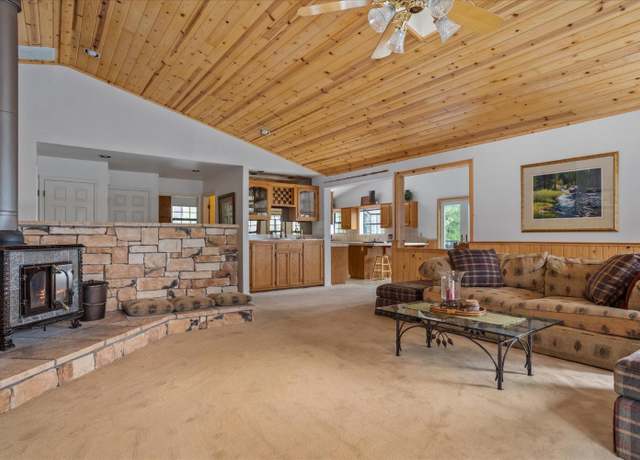 Property at 923 Bear Run Way, Arnold, CA 95223, 3 beds, 2.5 baths