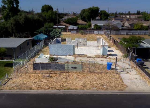 Property at 125 Hedstrom Rd, Turlock, CA 95382, 3 beds, 2 baths