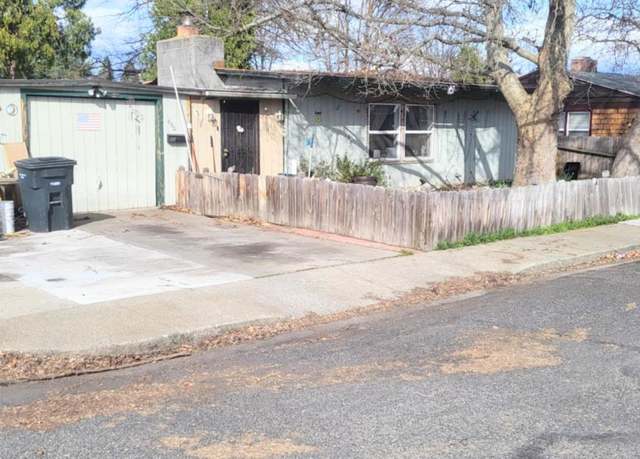 Property at 660 Butte St, Yreka, CA 96097, 2 beds, 2 baths
