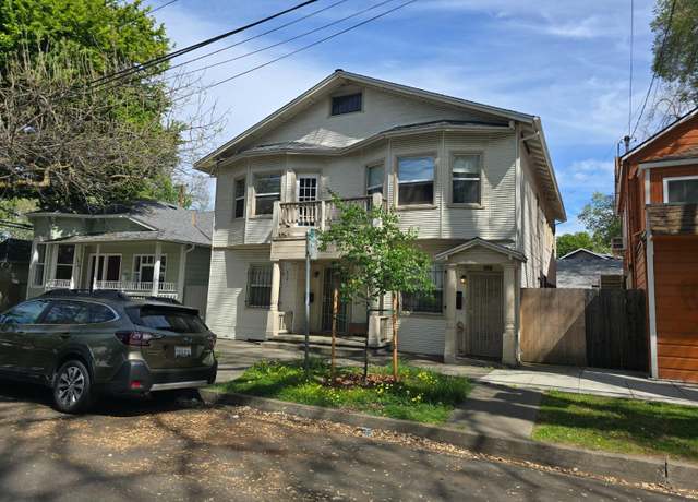 Property at 2025 12th St, Sacramento, CA 95818, 6 beds, 2 baths