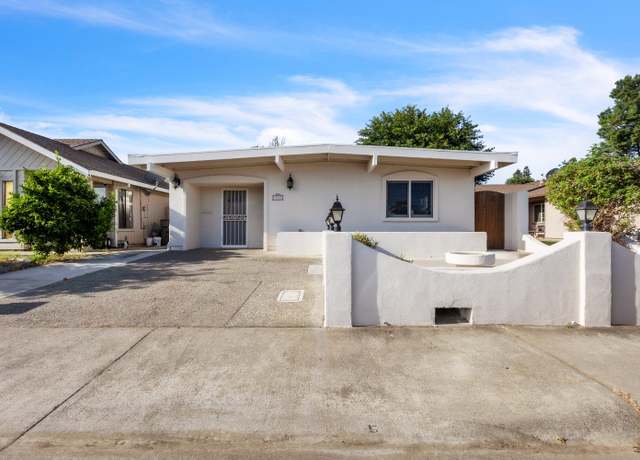 Property at 911 Princeton Pl, Woodland, CA 95695, 2 beds, 1.5 baths