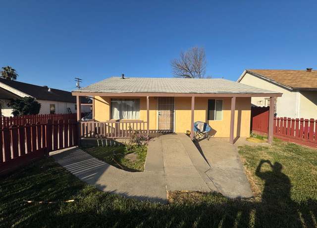 Property at 811 Kerr Ave, Modesto, CA 95354, 2 beds, 1 bath