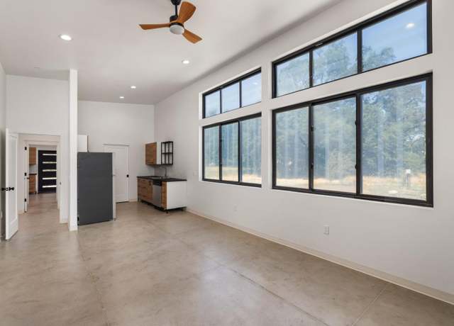 Property at 18093 Lasso Loop, Penn Valley, CA 95946, 4 beds, 4 baths