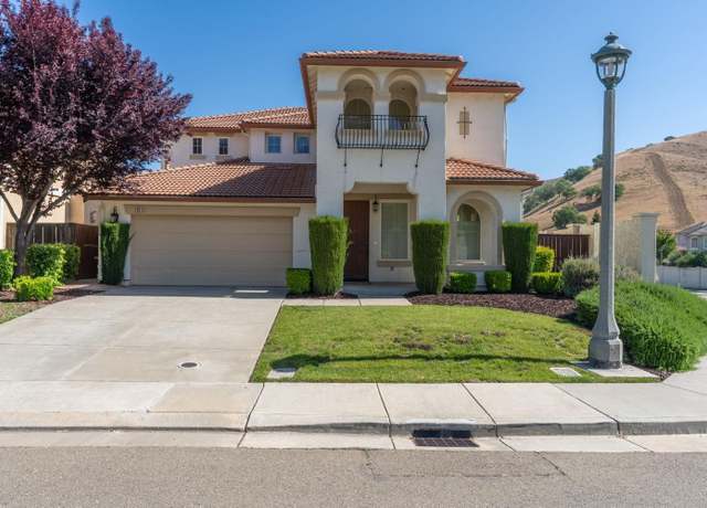 Property at 9015 Tee Box Ct, Patterson, CA 95363, 4 beds, 3.5 baths