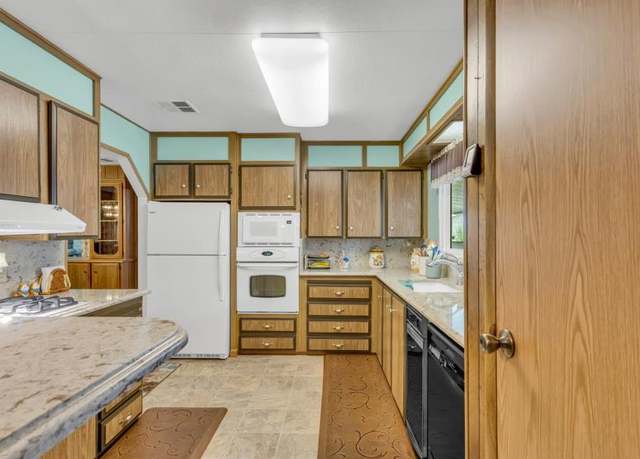 Property at 6203 Freedom Ln, Citrus Heights, CA 95621, 3 beds, 2 baths