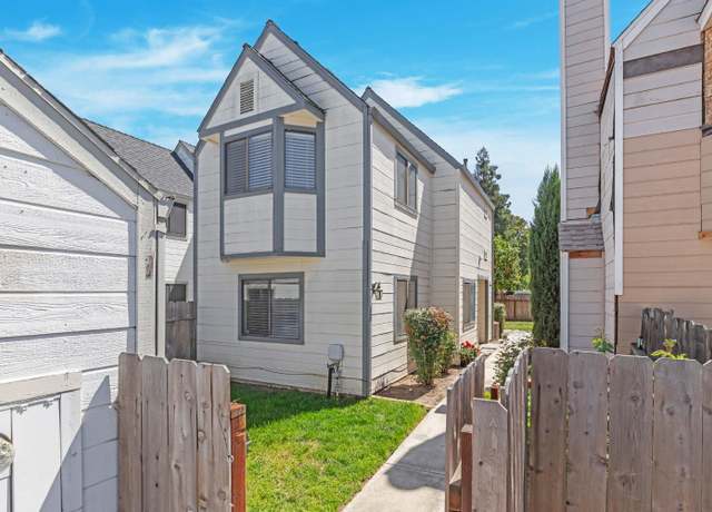 Property at 406 Golf Cir Unit E, Manteca, CA 95337, 2 beds, 2 baths