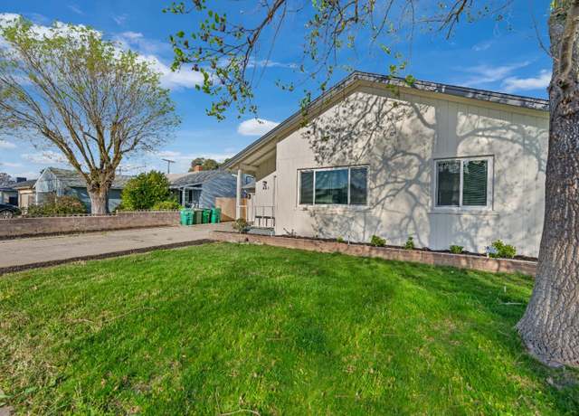 Property at 44 N Corinth Ave, Lodi, CA 95242, 3 beds, 1 bath