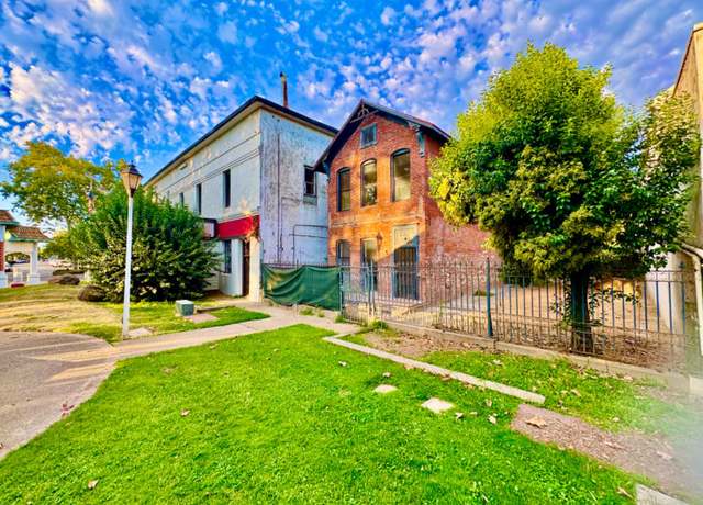 Property at 7 D St, Marysville, CA 95901, 4 beds, 2 baths