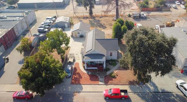 Photo of 313 E St, Waterford, CA 95386