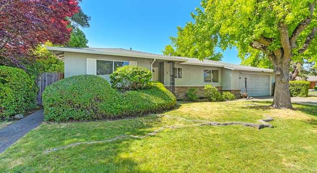 Photo of 2 Springbrook Cir, Sacramento, CA 95831