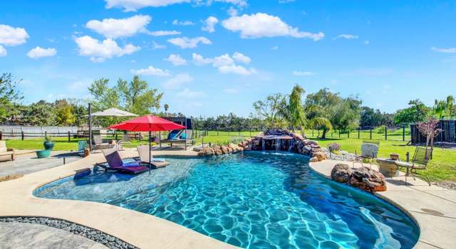 Photo of 19033 Hillcrest Dr, Woodland, CA 95695