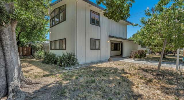 Photo of 916 B St, Davis, CA 95616