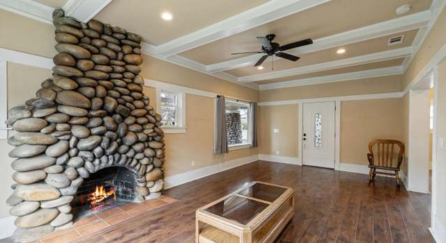Photo of 3264 E Kerckhoff Ave, Fresno, CA 93702