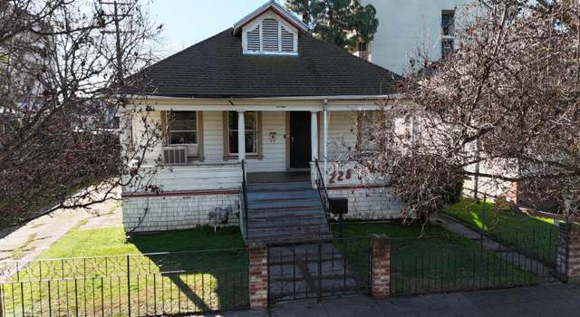 Photo of 228 W Willow St, Stockton, CA 95203