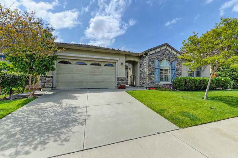 Photo of 2744 Pennefeather Ln Lincoln, CA 95648