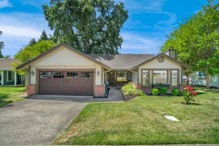 Photo of 8216 Oakenshaw Way Orangevale, CA 95662