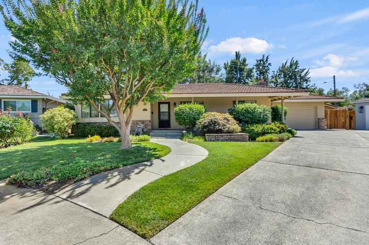 Photo of 5456 Parish Ct Sacramento, CA 95822
